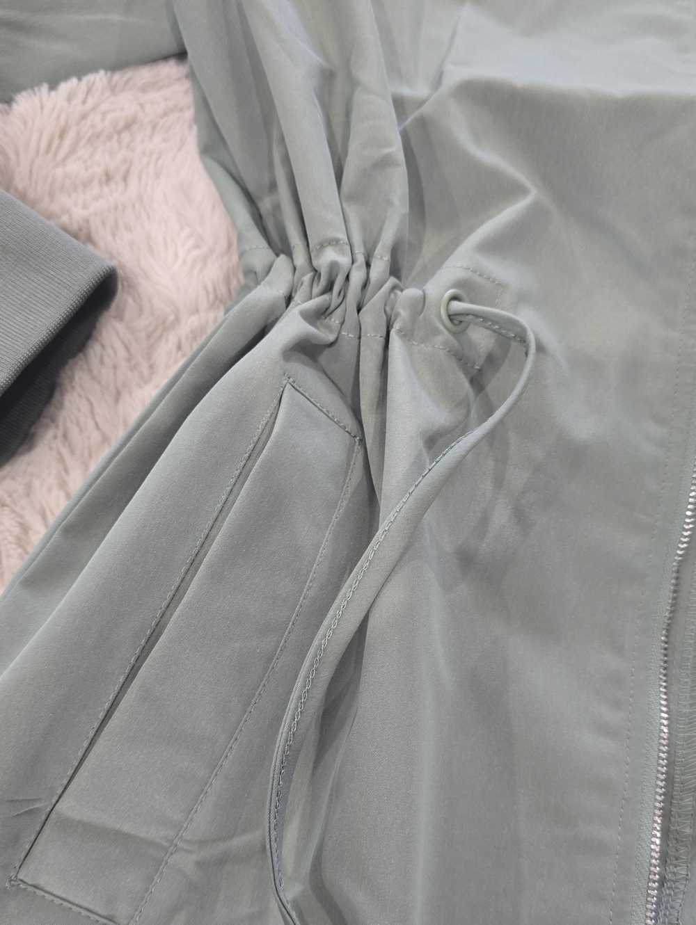 Lightweight Drawstring Trench Jacket - Picture 3 of 5